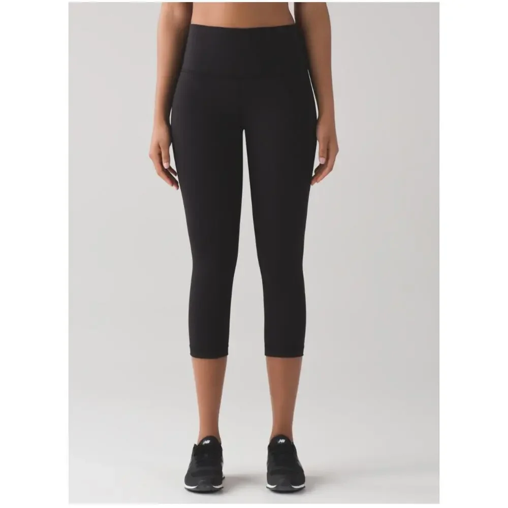 LULULEMON Wunder Under Crop (Hi-Rise) *Full-On Luxtreme 21" in Black  // 2 - Picture 2 of 8